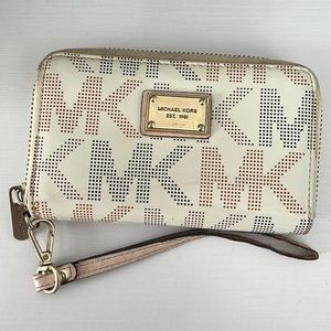 Used Michael Kors Wristlet